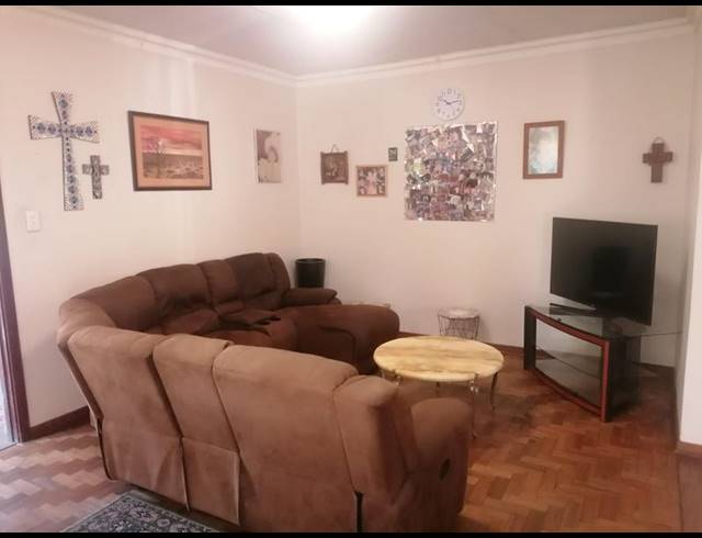 4 BEDROOM HOUSE FOR SALE IN PARKTOWN ESTATE